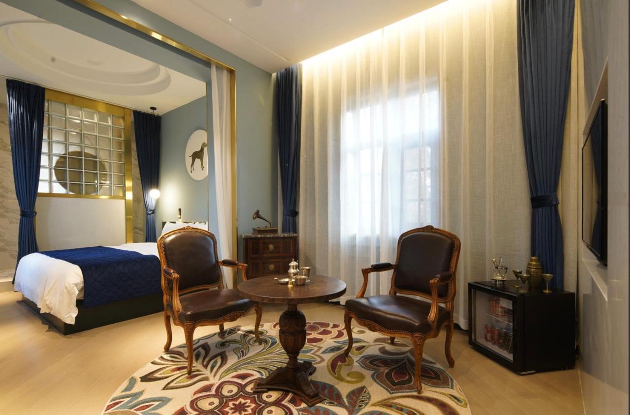 Moon And Chalice Boutique Hotel Куньмін Екстер'єр фото