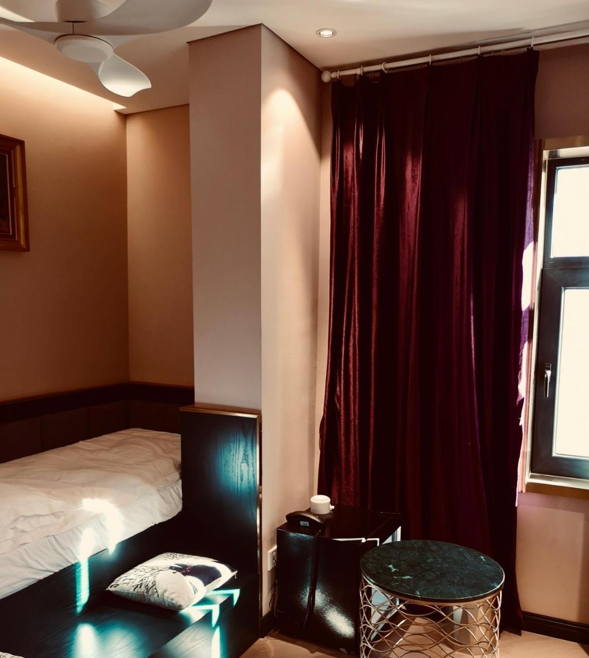Moon And Chalice Boutique Hotel Куньмін Екстер'єр фото
