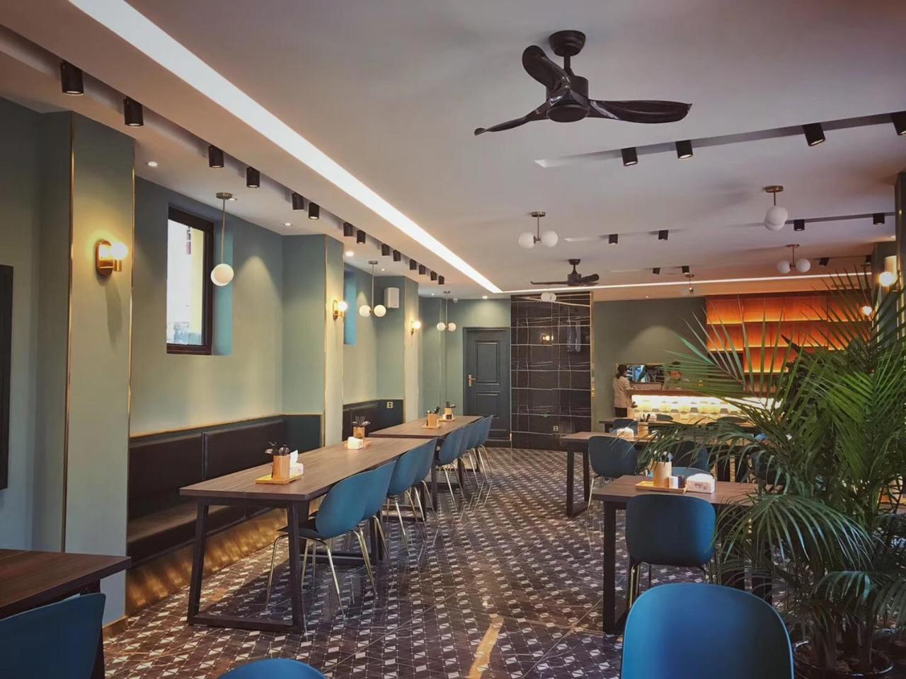 Moon And Chalice Boutique Hotel Куньмін Екстер'єр фото