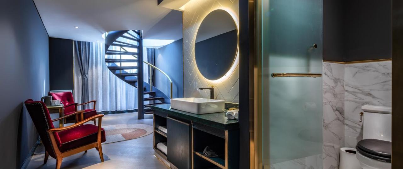 Moon And Chalice Boutique Hotel Куньмін Екстер'єр фото