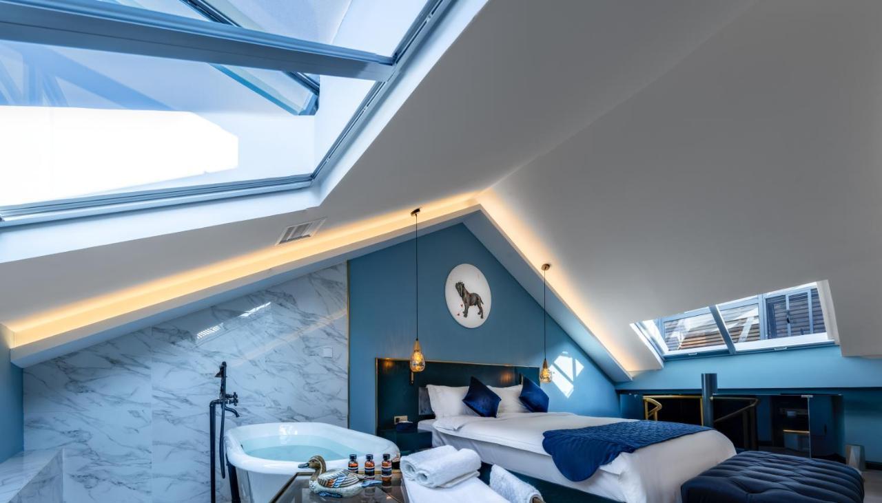 Moon And Chalice Boutique Hotel Куньмін Екстер'єр фото