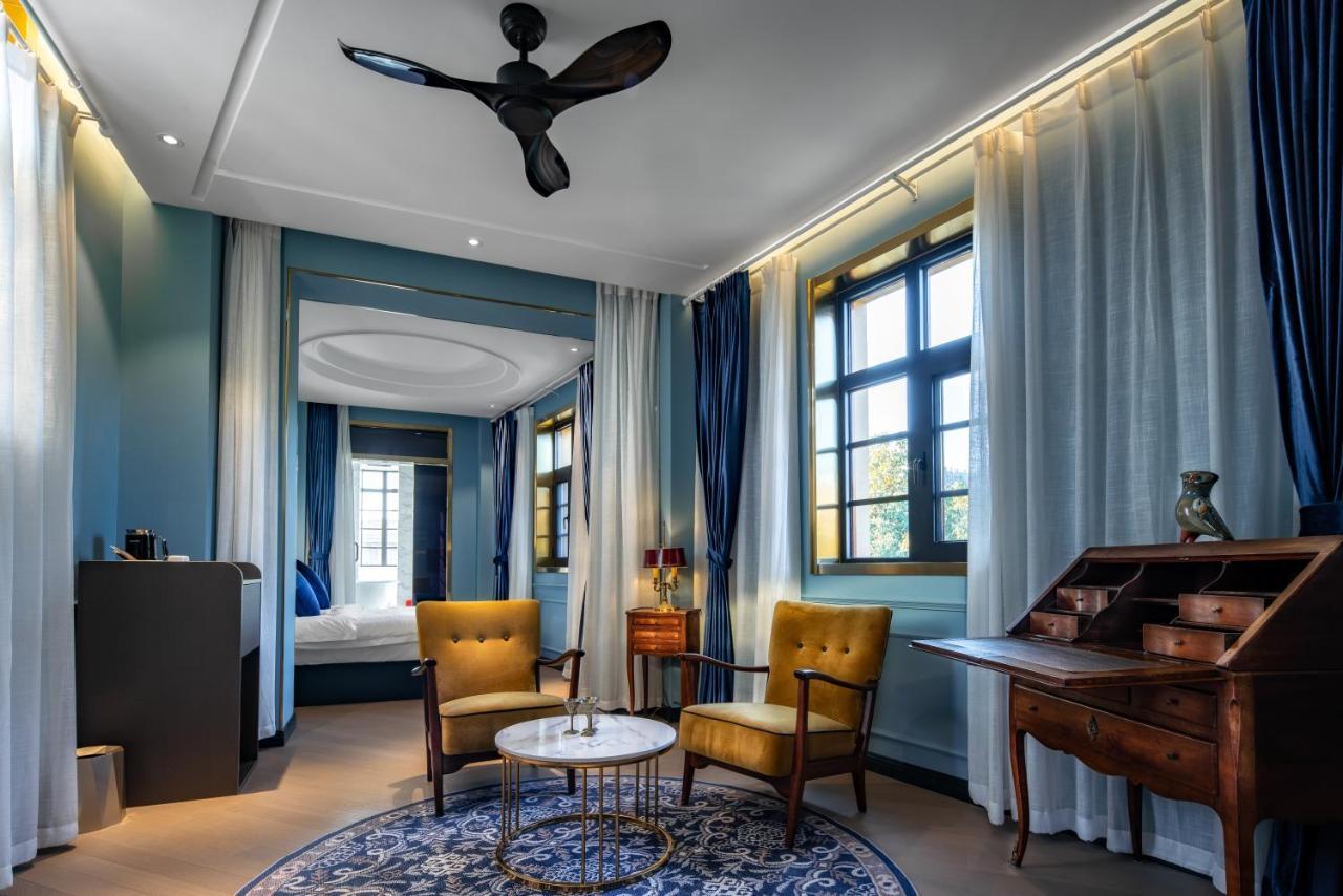 Moon And Chalice Boutique Hotel Куньмін Екстер'єр фото