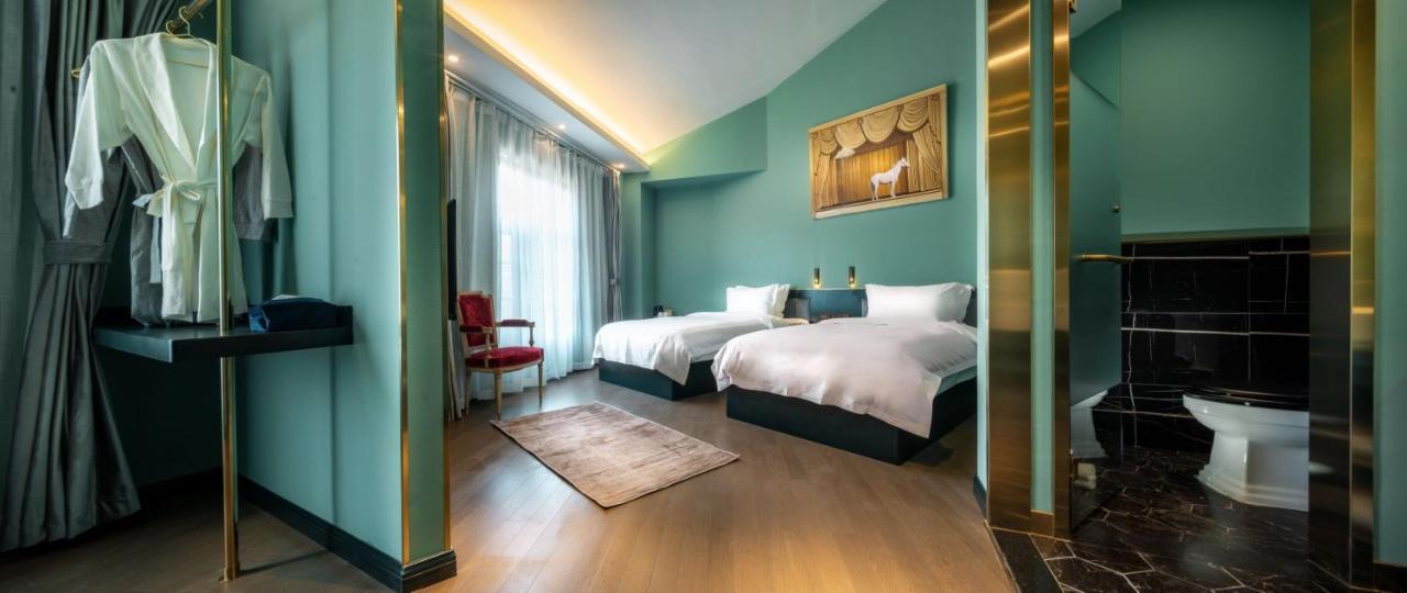 Moon And Chalice Boutique Hotel Куньмін Екстер'єр фото