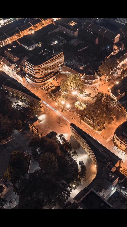 Moon And Chalice Boutique Hotel Куньмін Екстер'єр фото